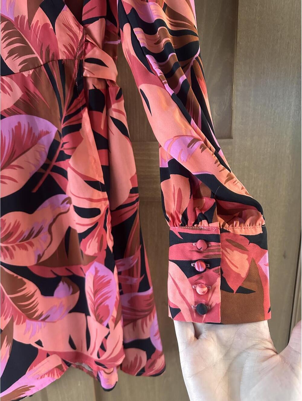 NWT Dress Forum Floral Wrap Mini Dress Pink Long Sleeve Women’s Medium - Picture 3 of 12
